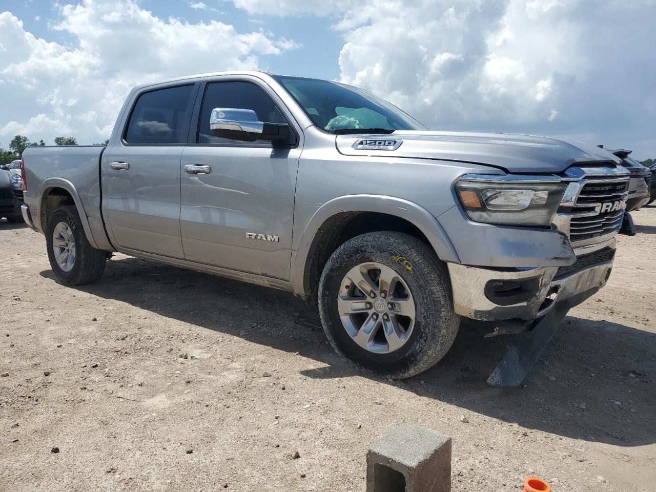 2020 Ram 1500 Laramie vin: 1C6RREJT7LN346354