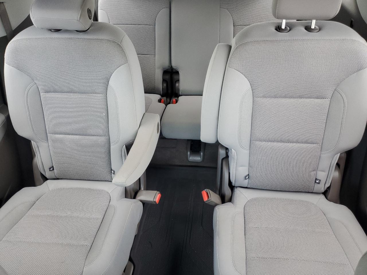 1GNEVGKW4JJ277268 2018 Chevrolet Traverse Lt