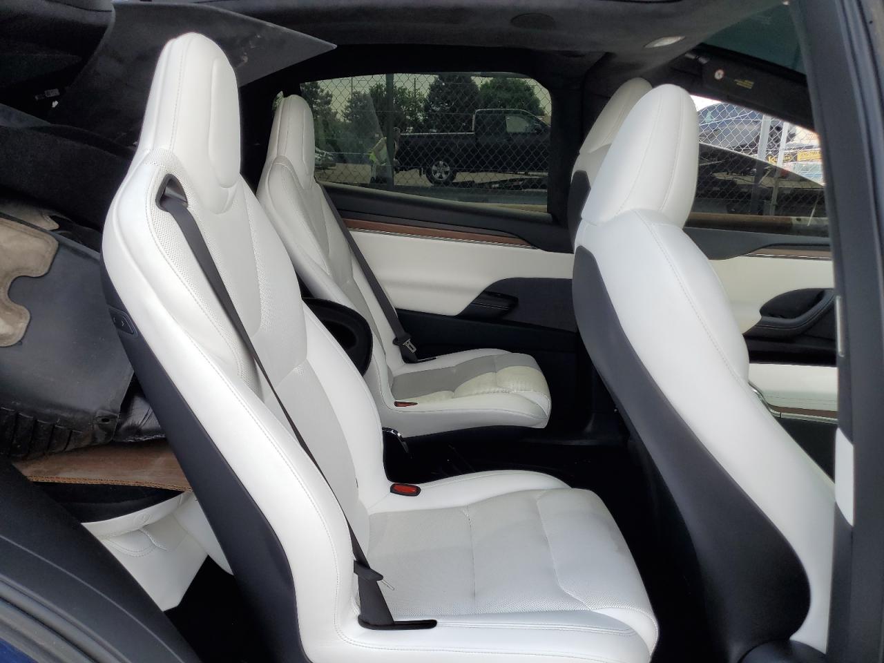 2022 Tesla Model X vin: 7SAXCBE53NF360929