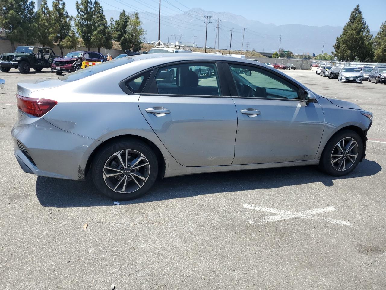 2022 Kia Forte Fe vin: 3KPF24AD6NE426643