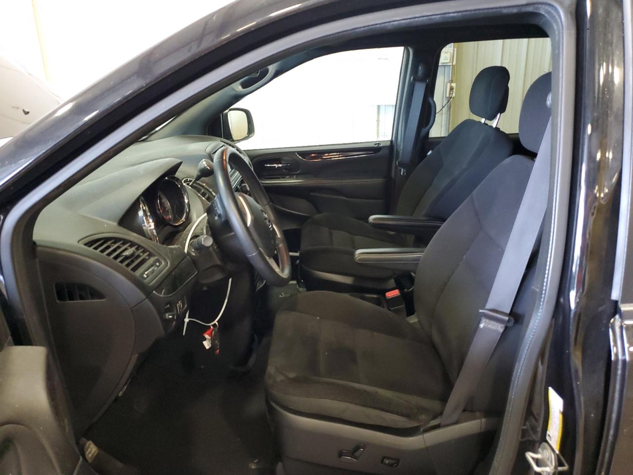 2C4RDGBG8JR329843 2018 Dodge Grand Caravan Se