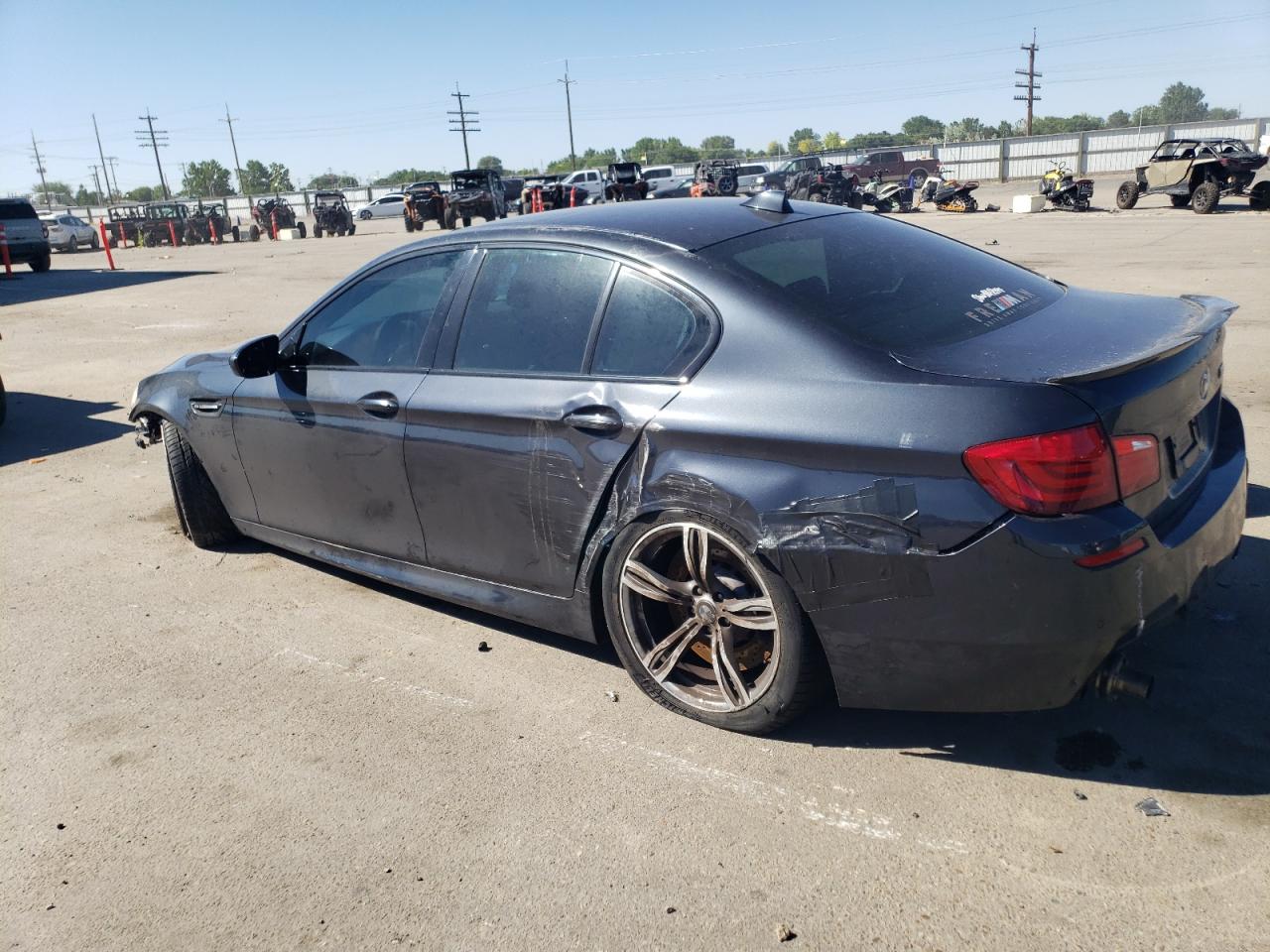 2013 BMW M5 vin: WBSFV9C52DD095773