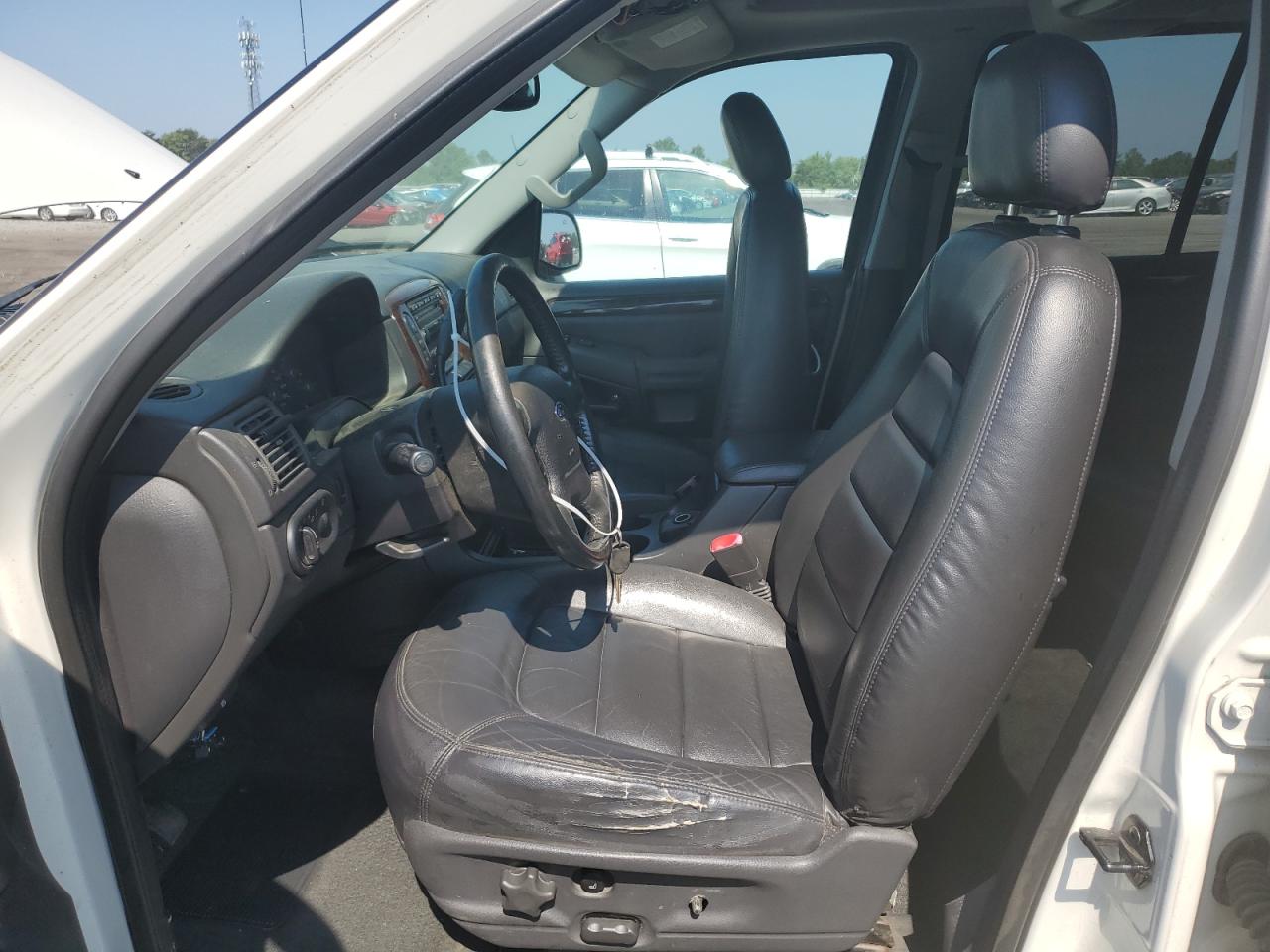 1FMDU75W94ZB16130 2004 Ford Explorer Limited