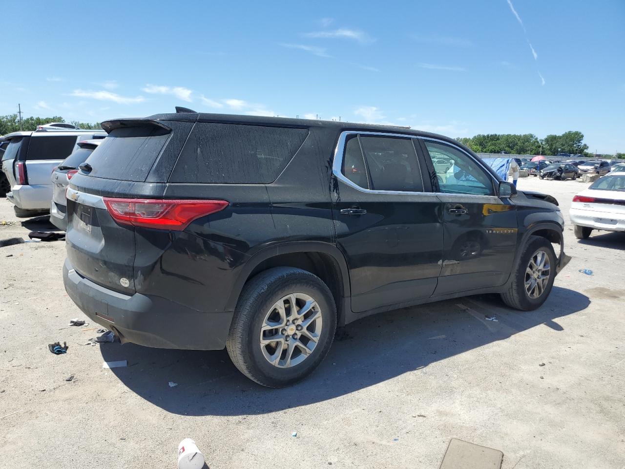 2019 Chevrolet Traverse Ls vin: 1GNERFKW0KJ283049