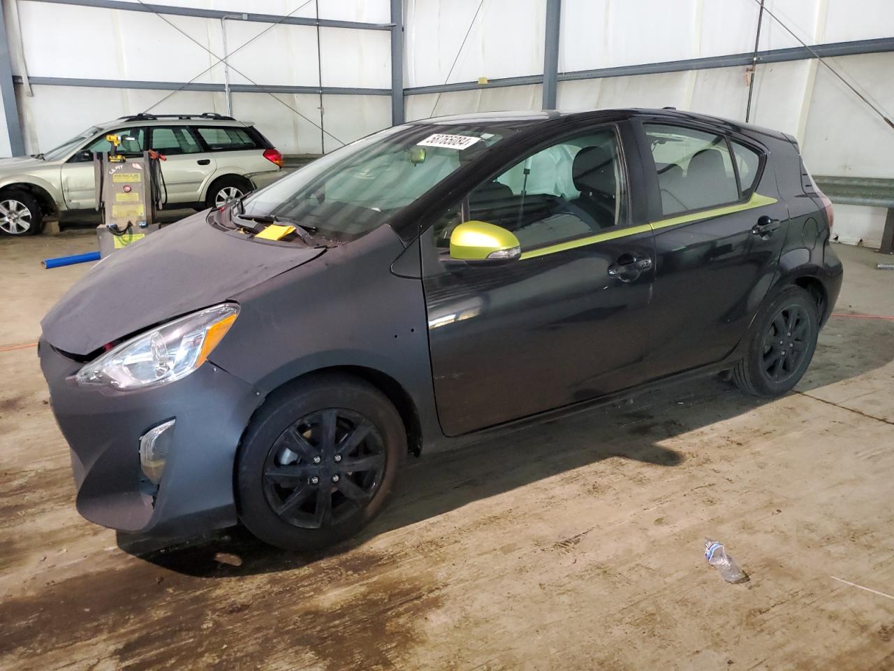 2016 Toyota Prius C vin: JTDKDTB39G1116744