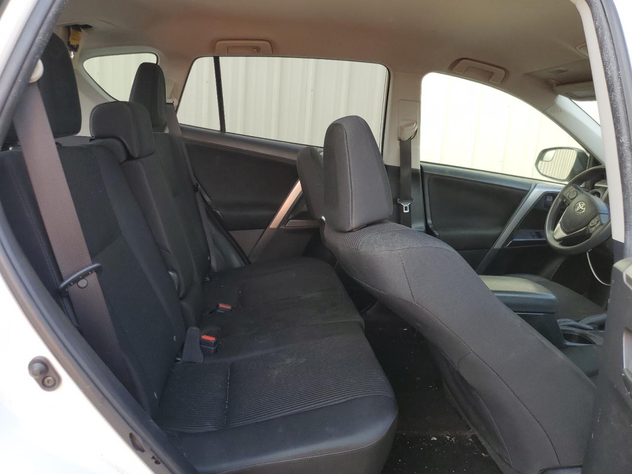 JTMZFREV3HJ705427 2017 Toyota Rav4 Le