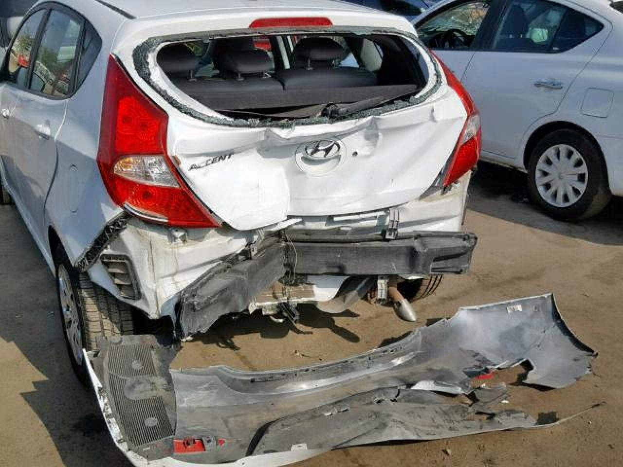 KMHCT5AE5HU322743 2017 Hyundai Accent Se