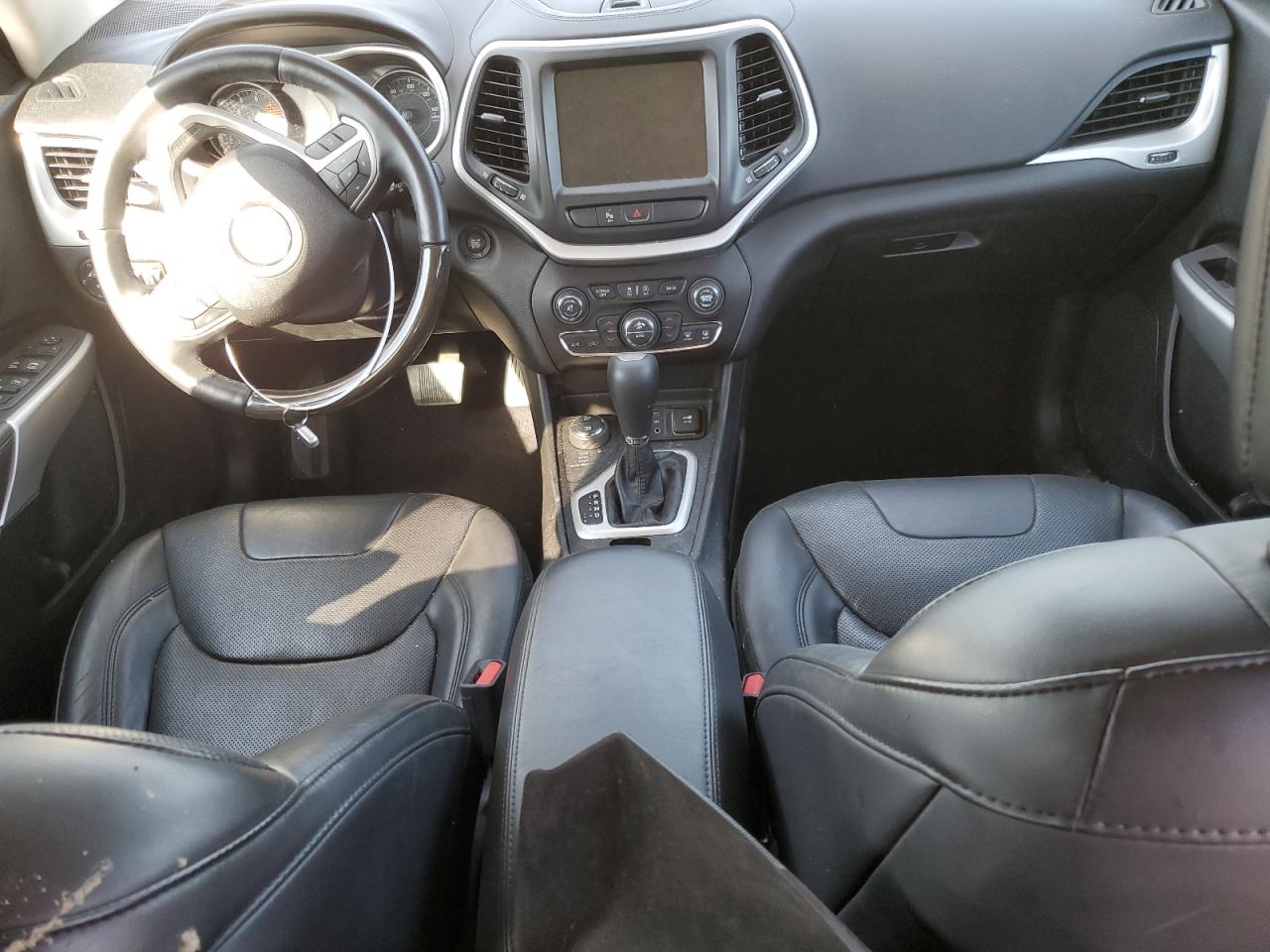 1C4PJMJX9JD572208 2018 Jeep Cherokee Overland