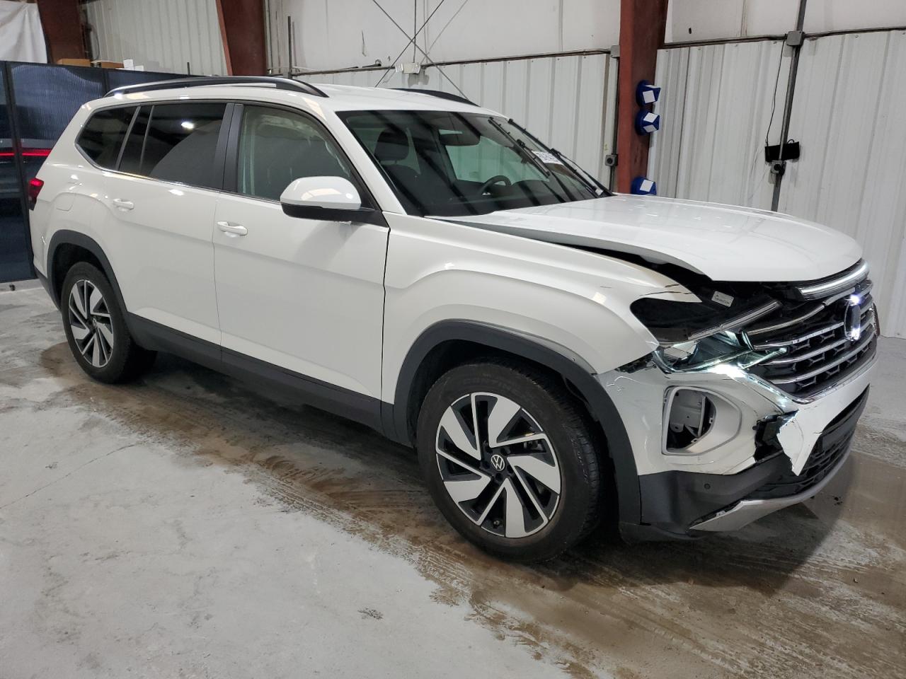 1V2HR2CA7RC566465 2024 Volkswagen Atlas Se