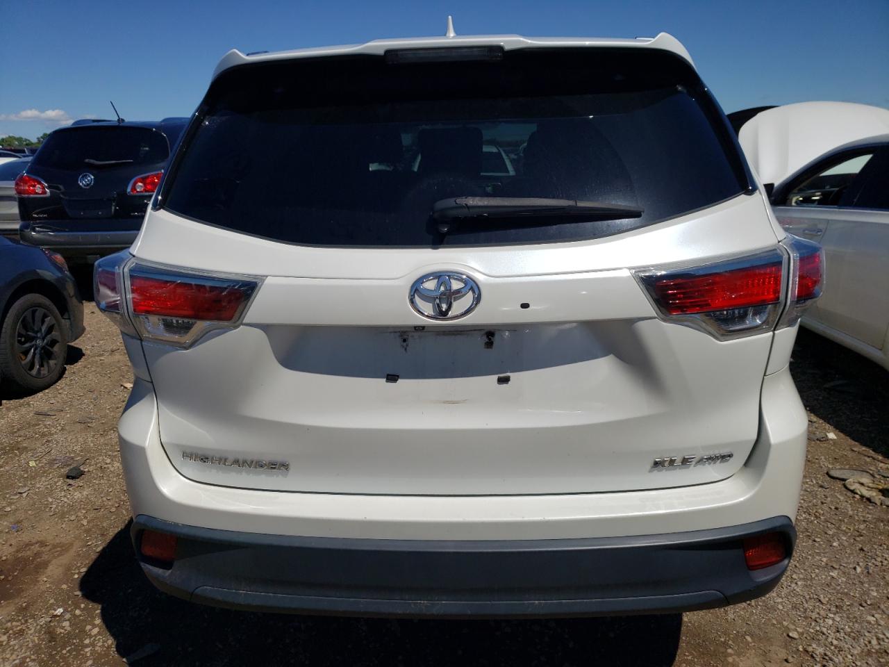 5TDJKRFHXFS137968 2015 Toyota Highlander Xle