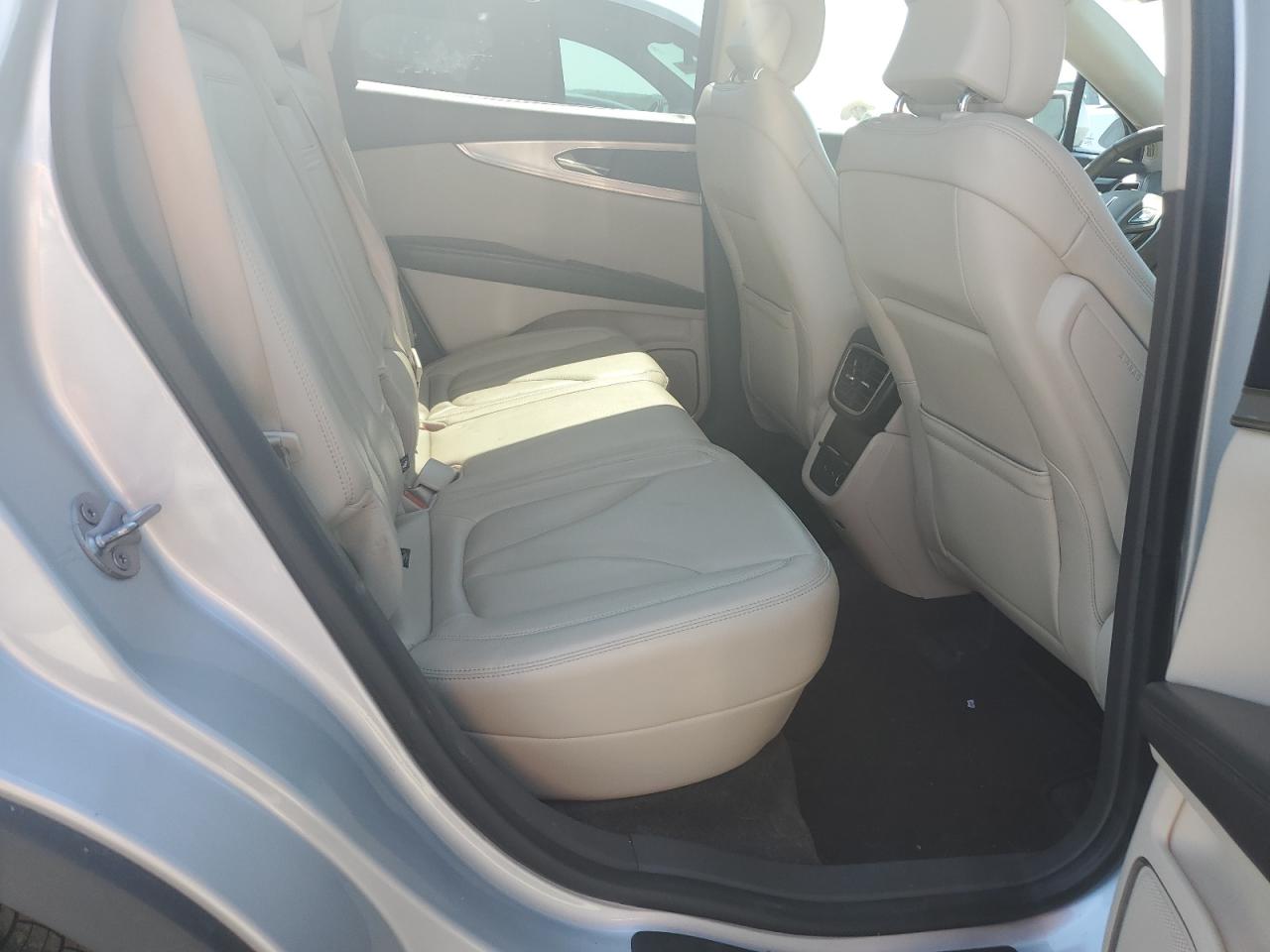 2LMPJ6JR0JBL36811 2018 Lincoln Mkx Premiere