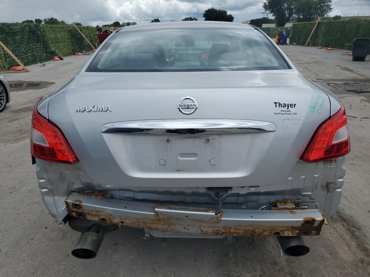 1N4AA5APXAC865946 2010 Nissan Maxima S