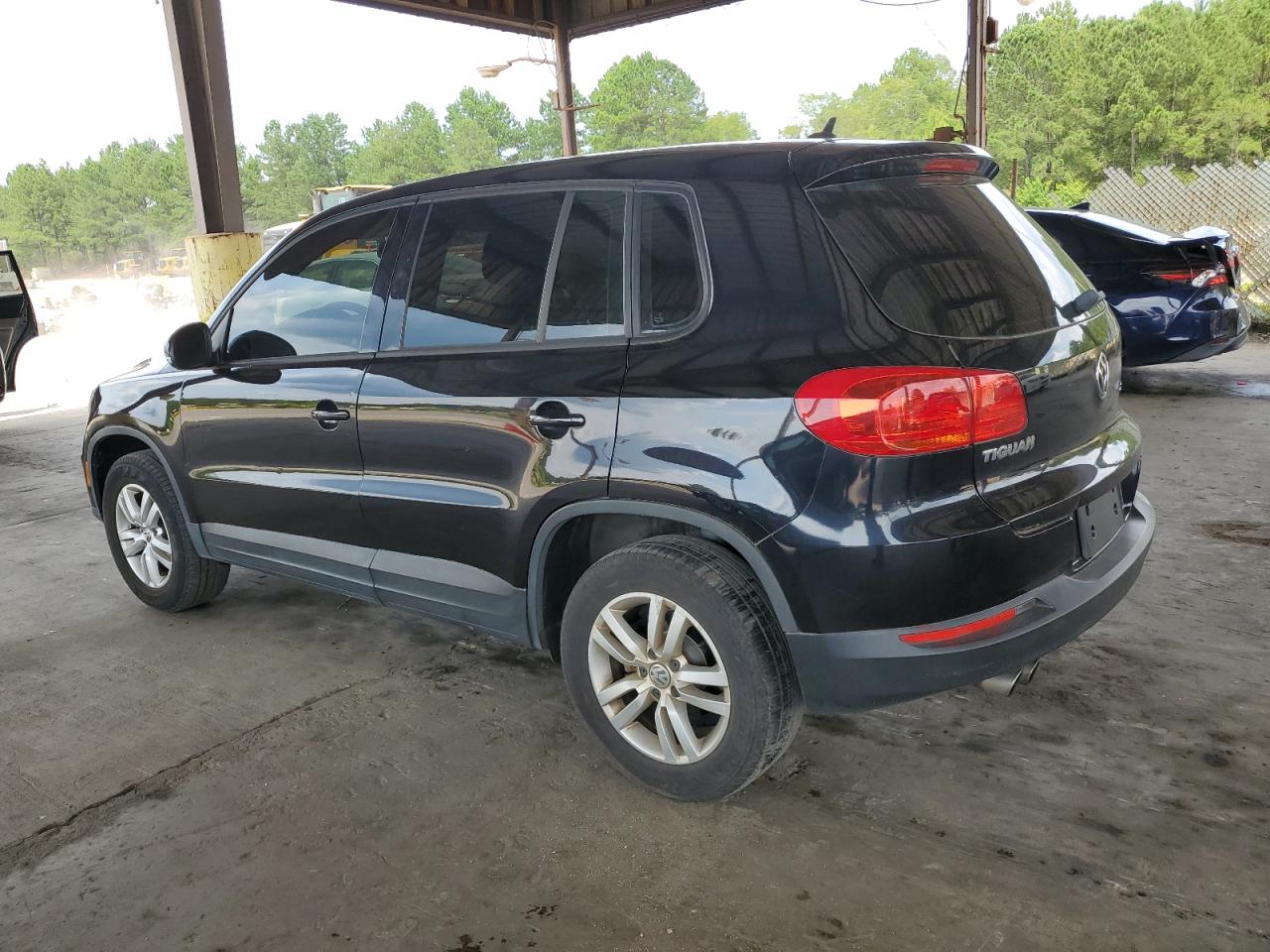 2013 Volkswagen Tiguan S vin: WVGBV7AX0DW504075