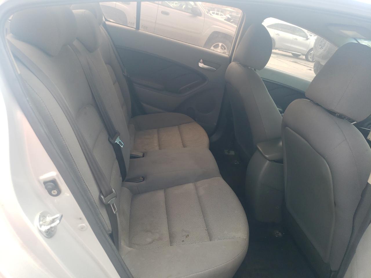 3KPFK4A72HE017392 2017 Kia Forte Lx