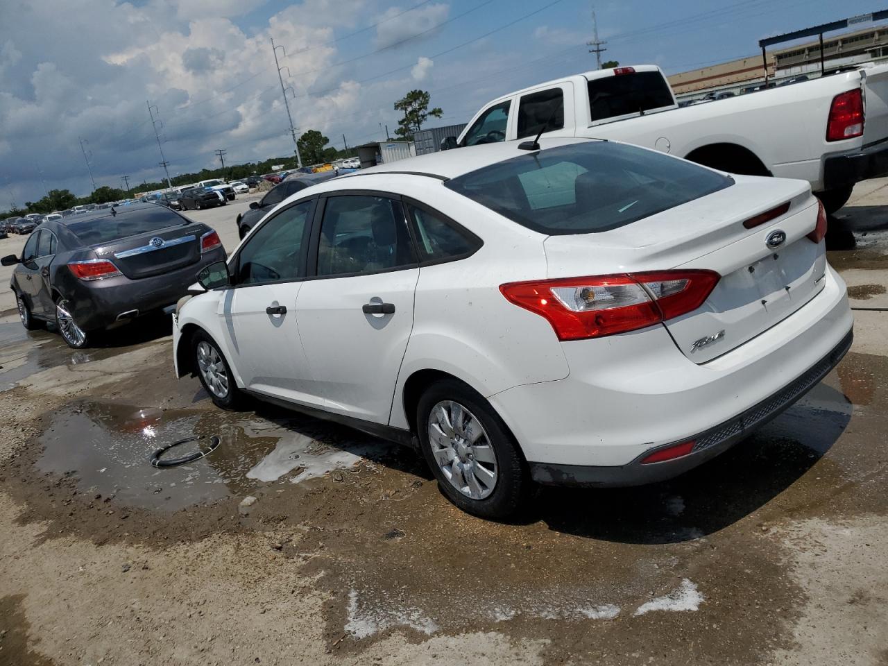 2014 Ford Focus S vin: 1FADP3E21EL354694