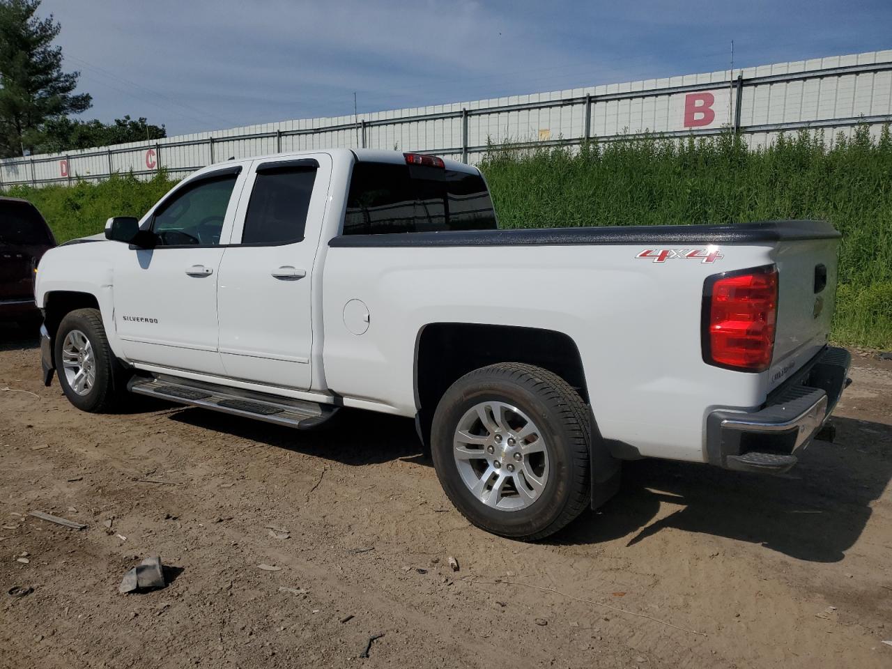 1GCVKREC7HZ141226 2017 Chevrolet Silverado K1500 Lt