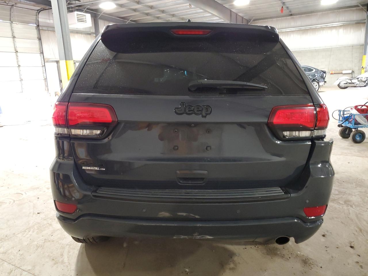 1C4RJFAG4JC249923 2018 Jeep Grand Cherokee Laredo