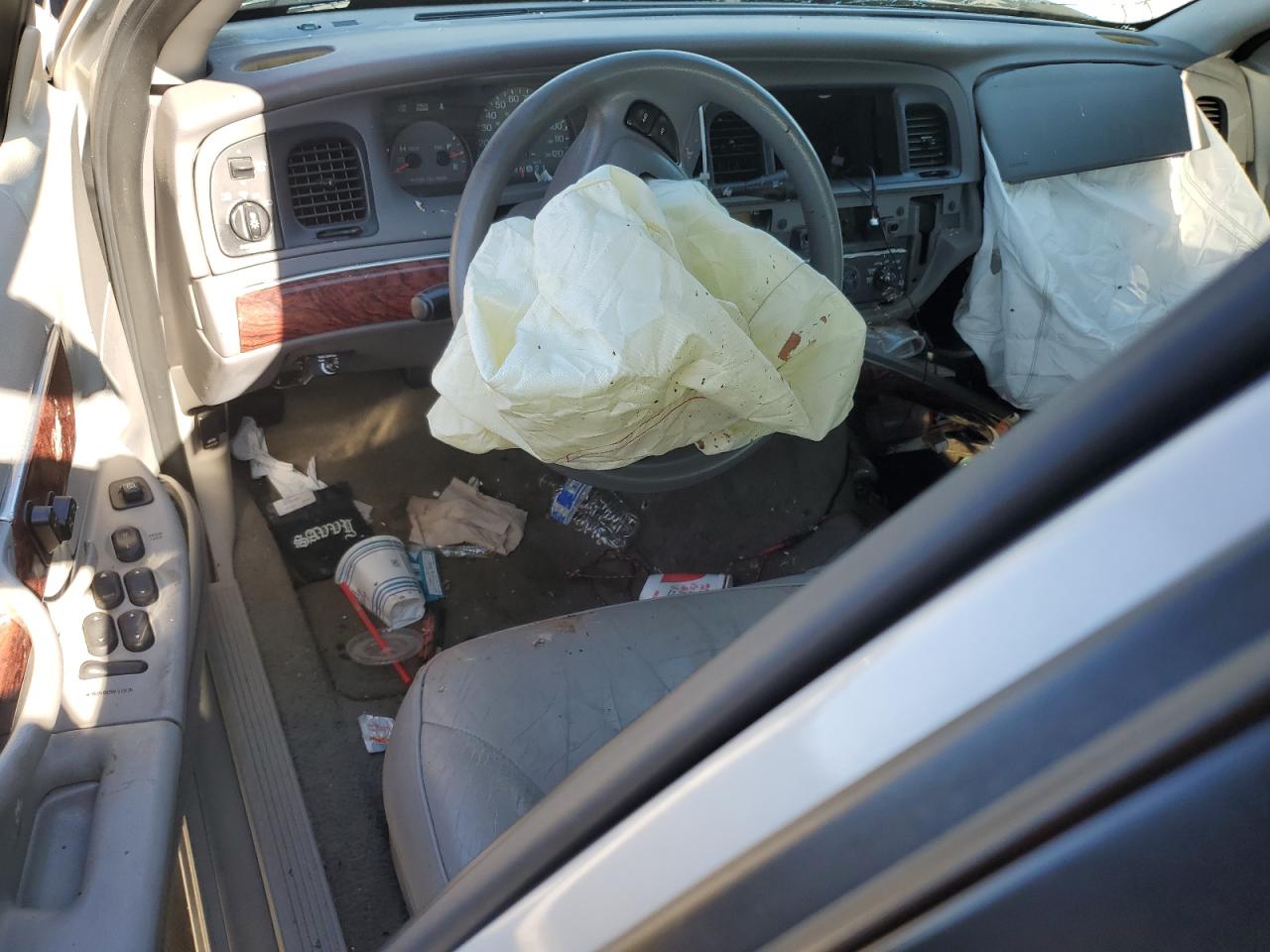 2MEFM74W71X682611 2001 Mercury Grand Marquis Gs