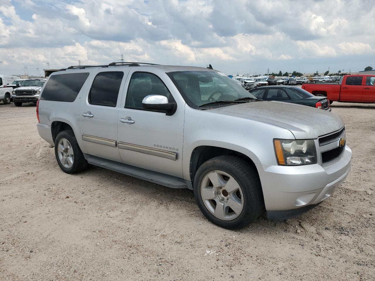 2013 Chevrolet Suburban C1500 Lt vin: 1GNSCJE07DR126475