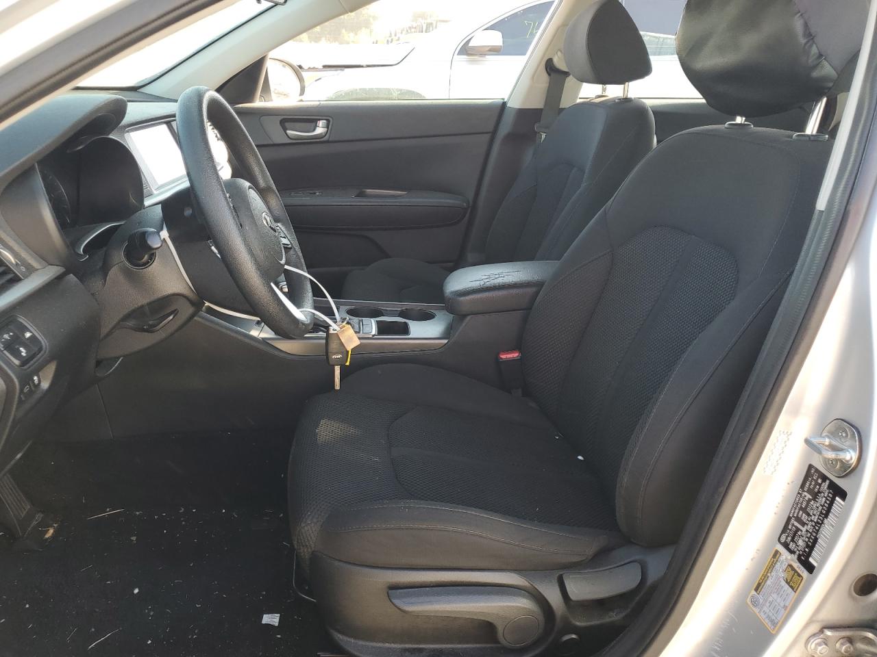 5XXGT4L35LG384587 2020 Kia Optima Lx