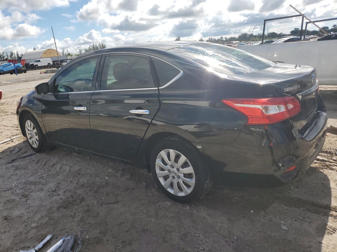 2016 Nissan Sentra S vin: 3N1AB7AP4GY261766