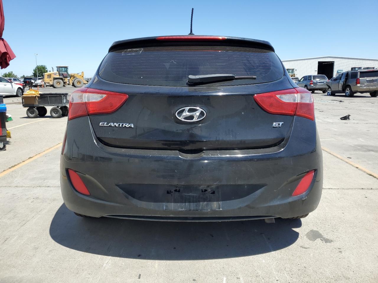 2017 Hyundai Elantra Gt vin: KMHD35LHXHU379628