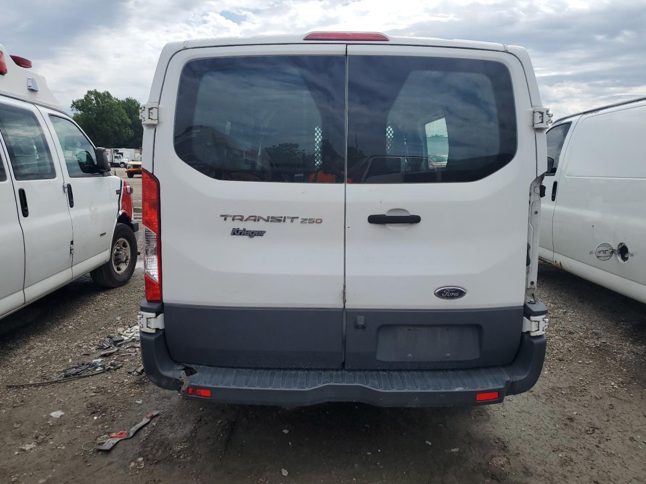 1FTYR1YM1HKB00047 2017 Ford Transit T-250