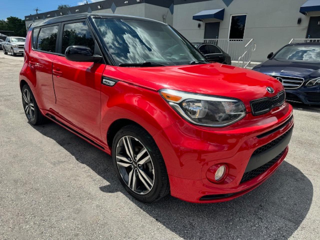 2019 Kia Soul + vin: KNDJP3A53K7665383