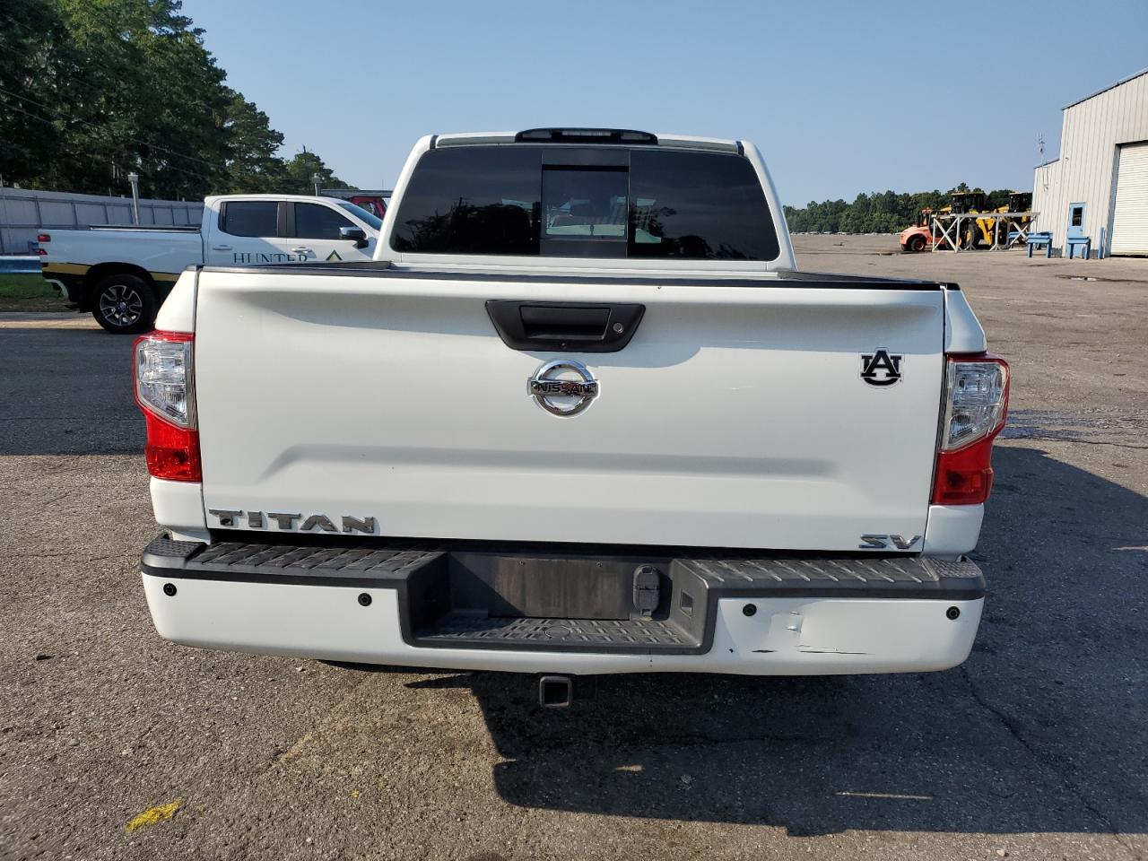 1N6AA1E67HN560839 2017 Nissan Titan Sv