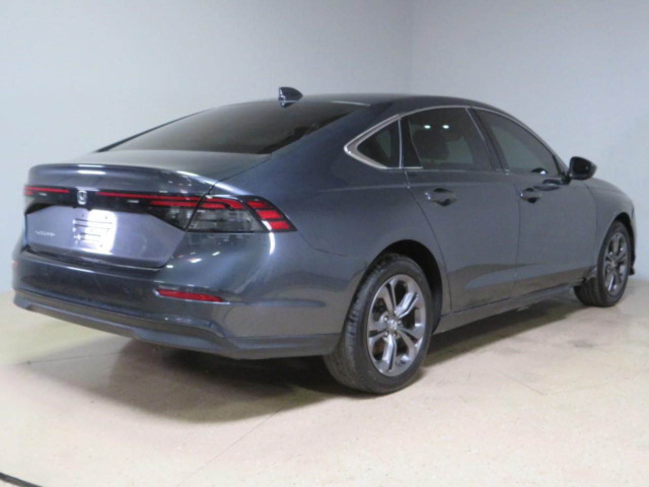 2023 Honda Accord Ex vin: 1HGCY1F34PA025289