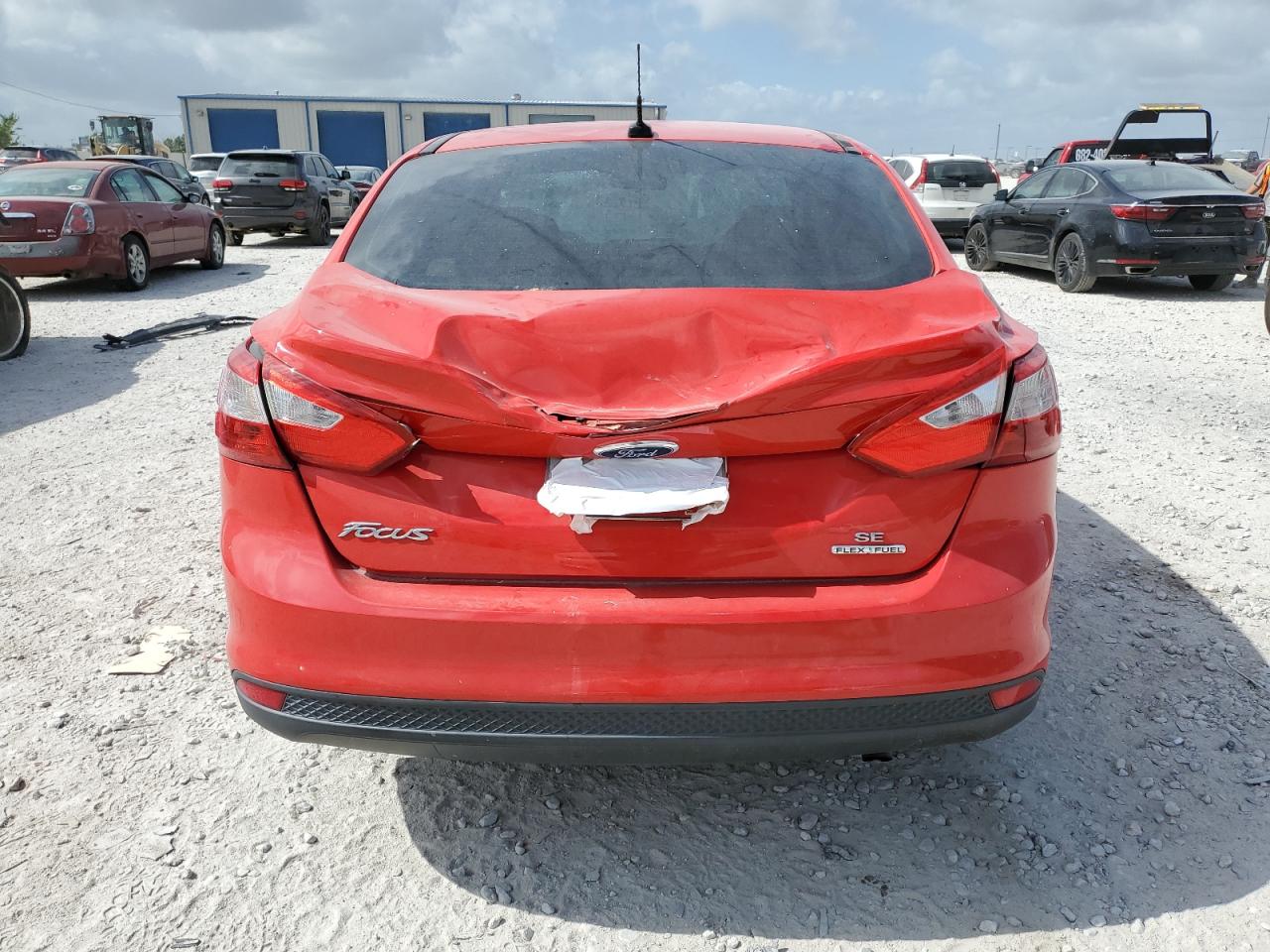 1FAHP3F2XCL457397 2012 Ford Focus Se