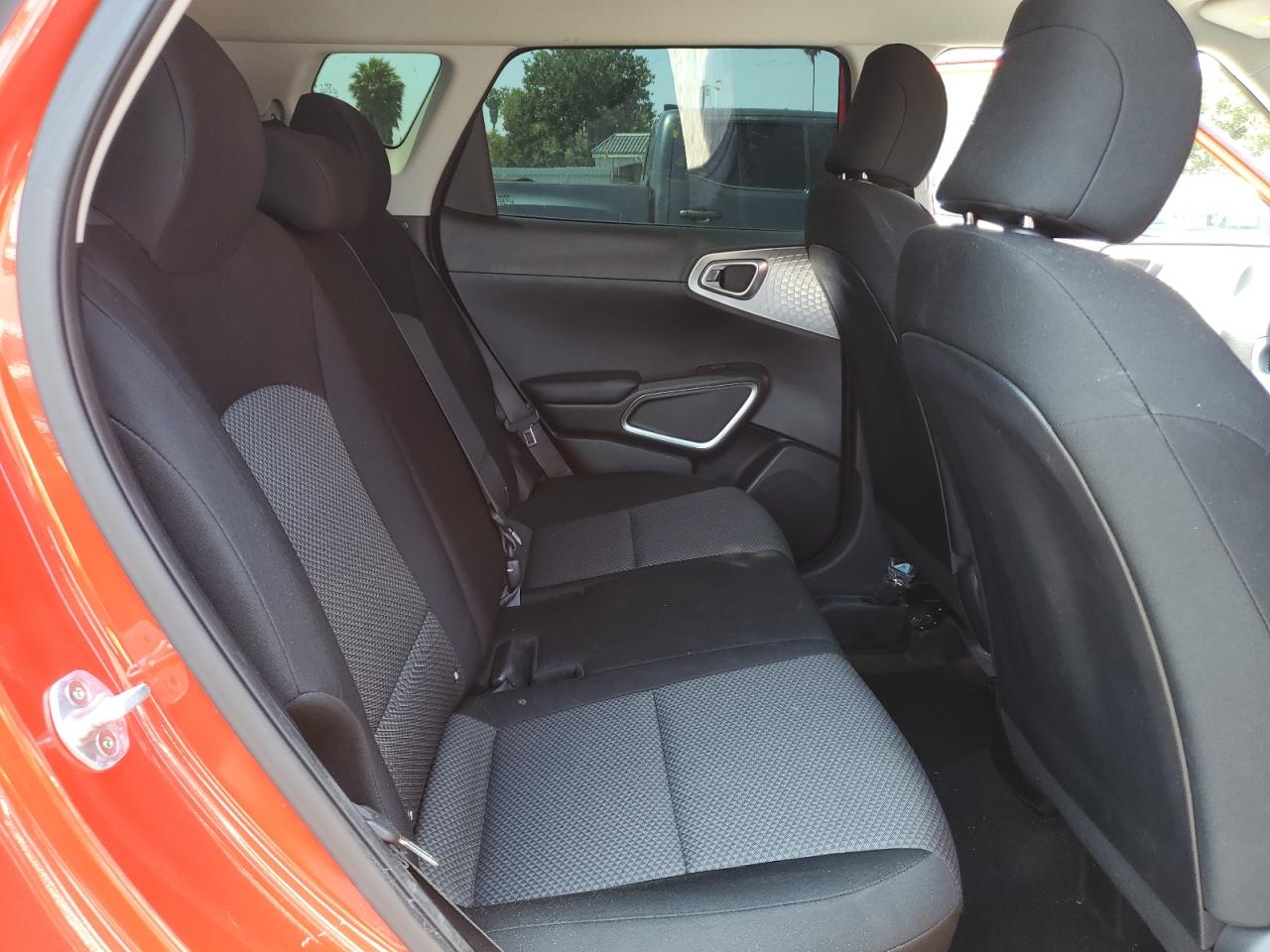 KNDJ23AU8L7064798 2020 Kia Soul Lx