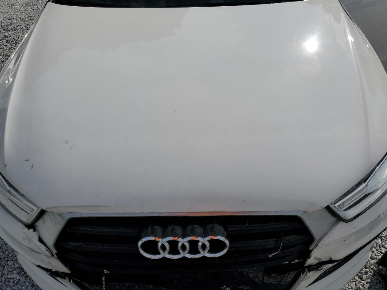 WA1BCCFSXJR032634 2018 Audi Q3 Premium