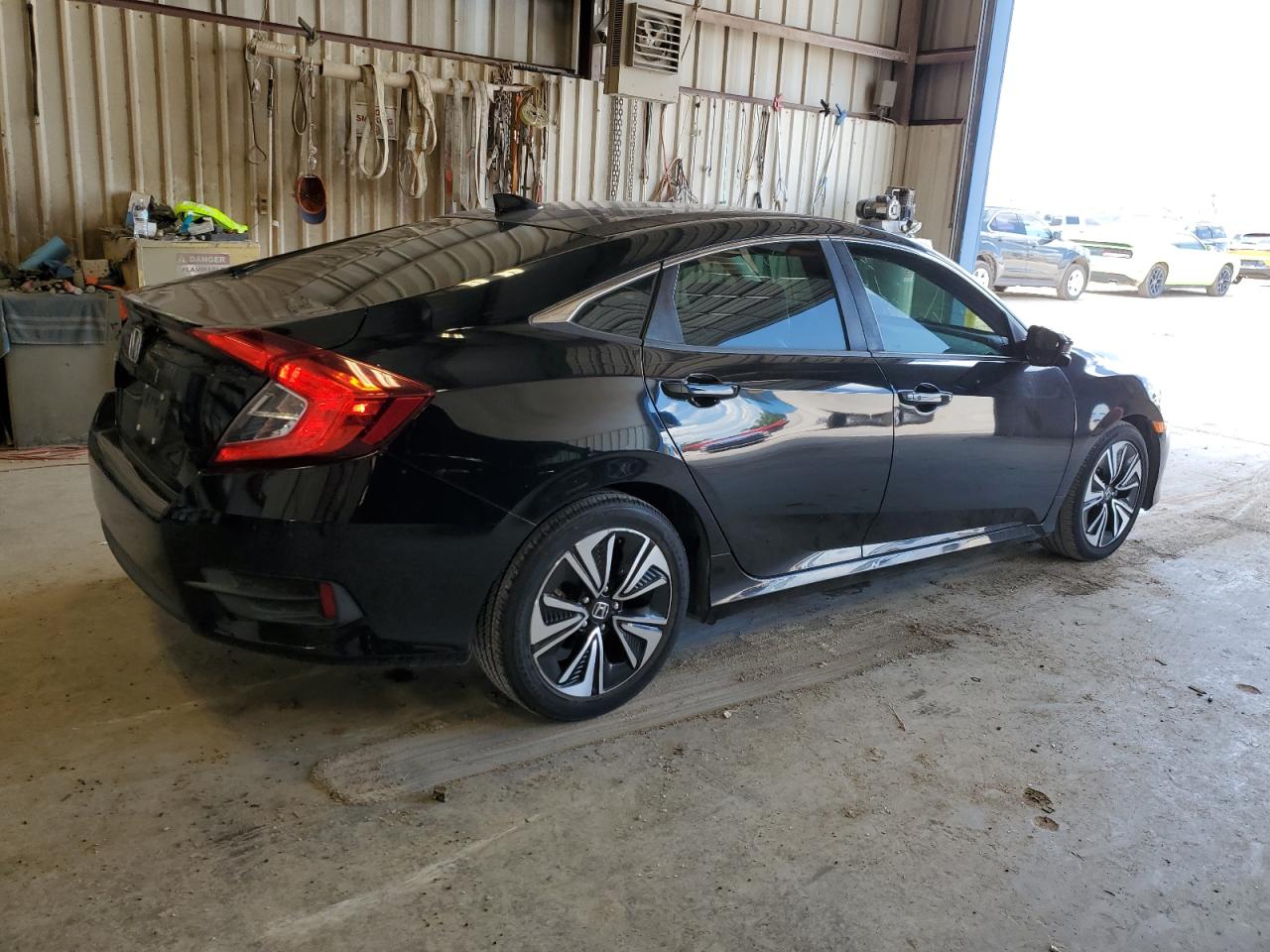 JHMFC1F7XJX018475 HONDA CIVIC 2018