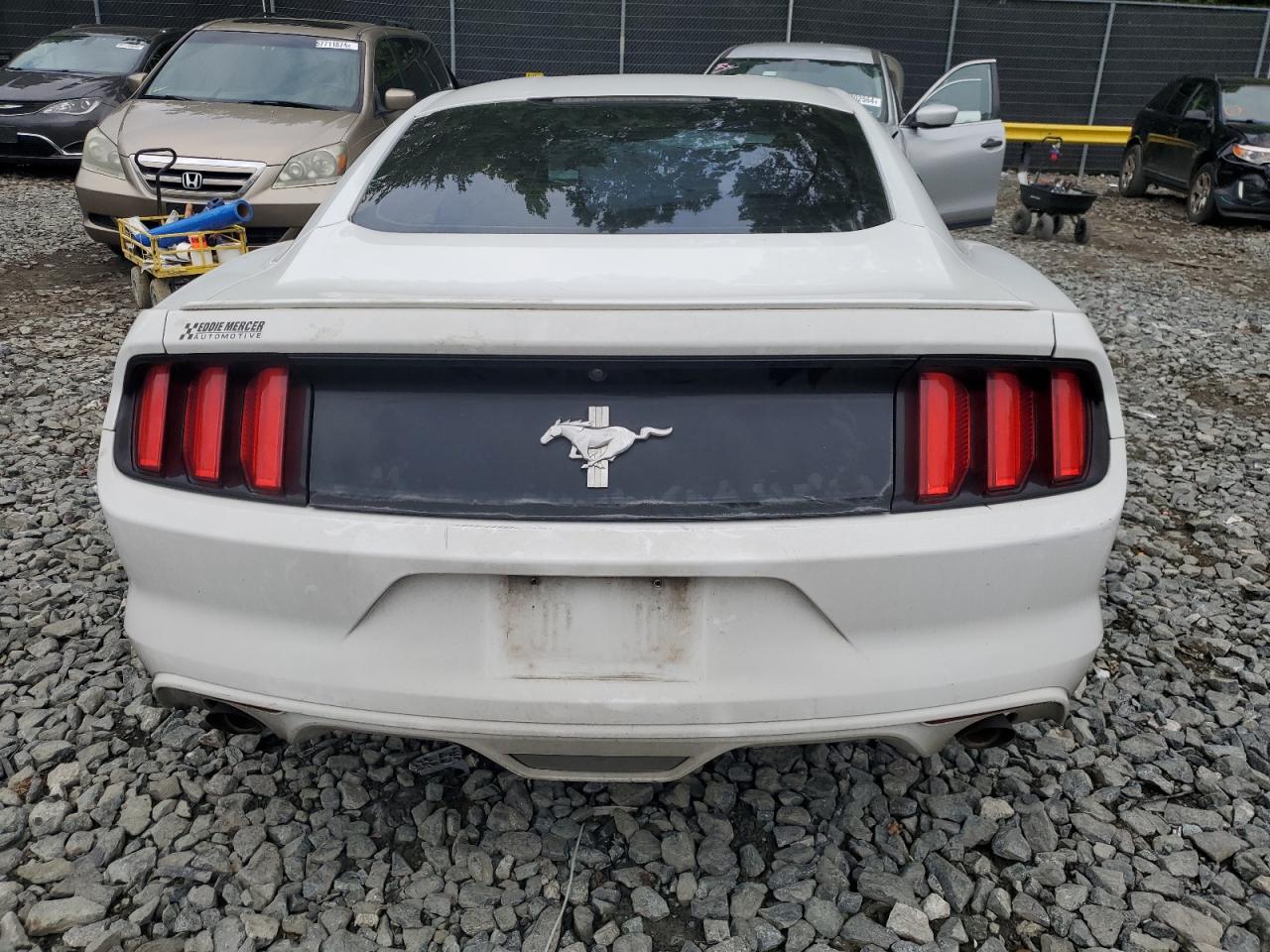 1FA6P8AM3F5306858 2015 Ford Mustang