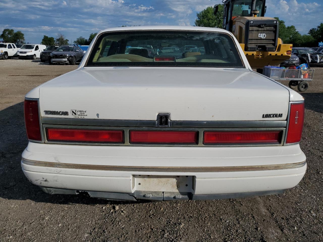 1LNLM81W1TY683038 1996 Lincoln Town Car Executive