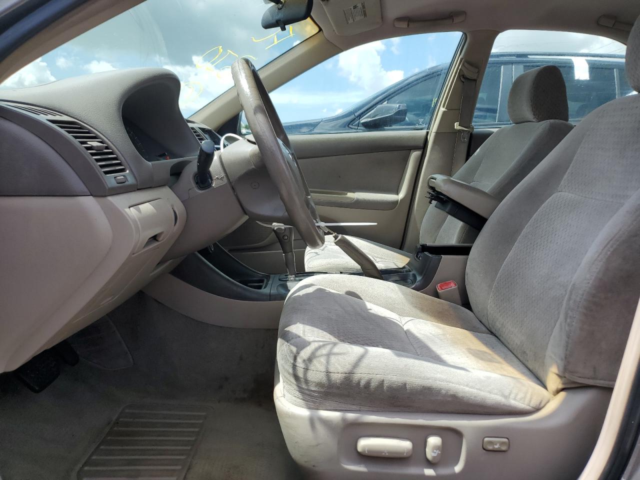 4T1BE32K94U865618 2004 Toyota Camry Le