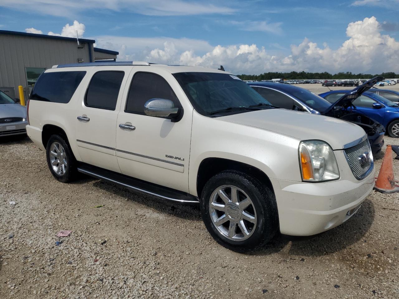 1GKS1MEF0BR394273 2011 GMC Yukon Xl Denali