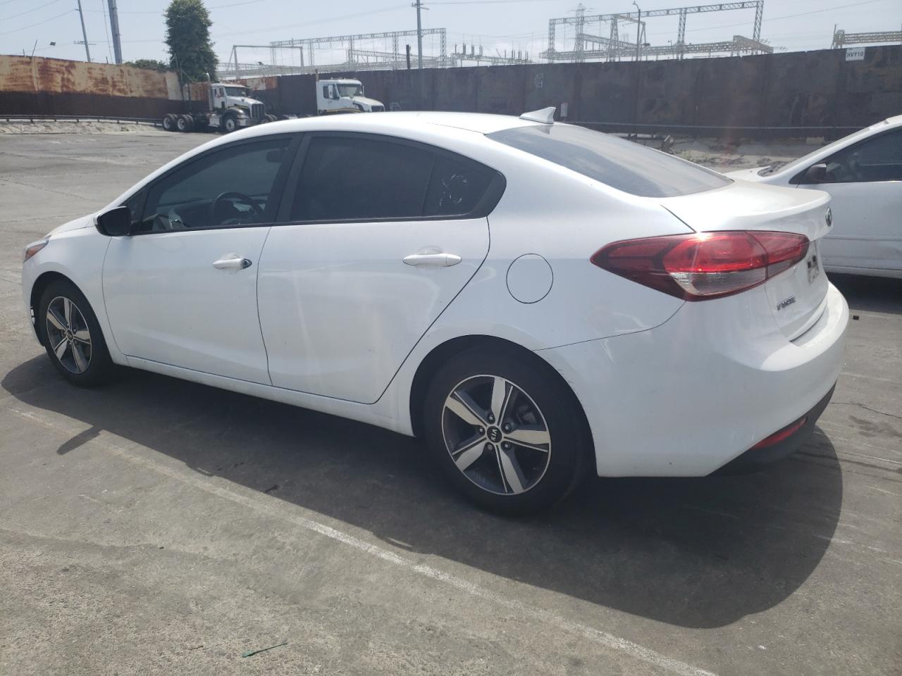 2018 Kia Forte Lx vin: 3KPFL4A76JE180193