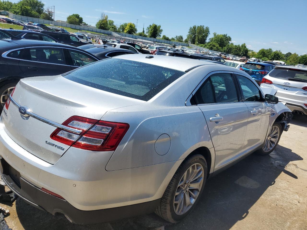 1FAHP2F81KG118761 FORD TAURUS 2019