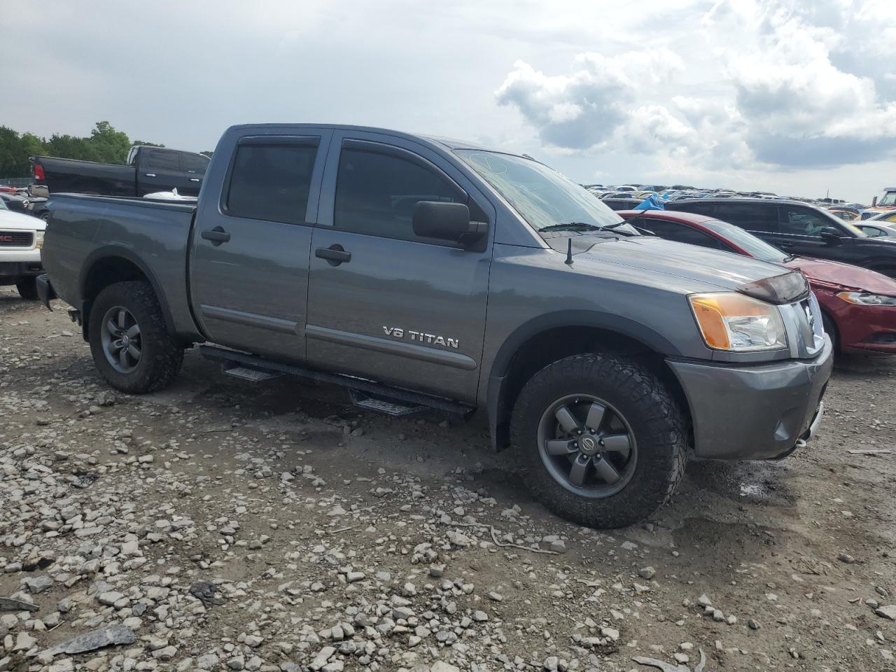 1N6BA0EC3EN507636 2014 Nissan Titan S