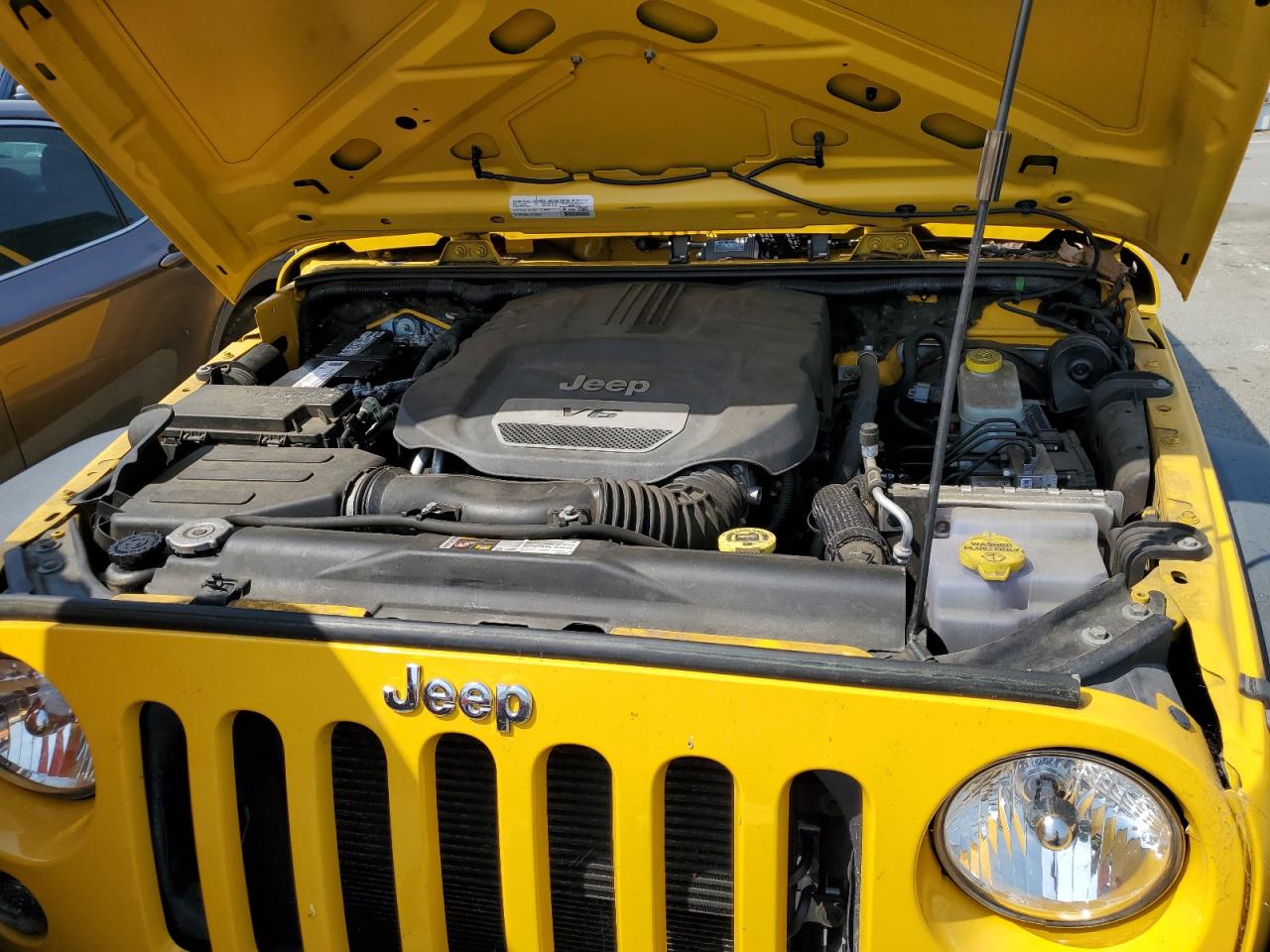 1C4HJWDGXFL567284 2015 Jeep Wrangler Unlimited Sport