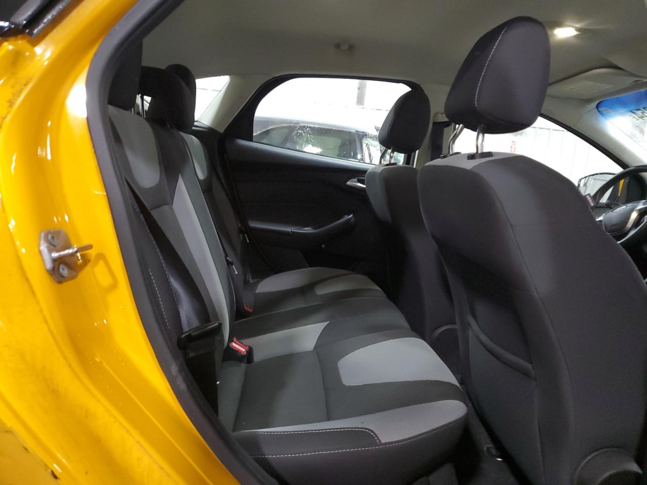 1FAHP3K23CL150045 2012 Ford Focus Se