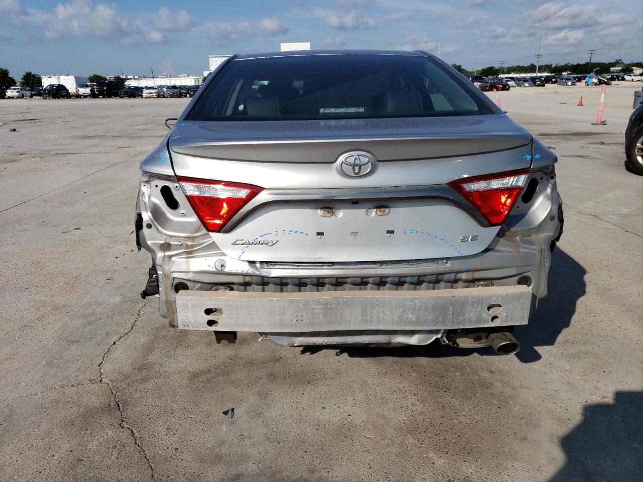 4T1BF1FK0GU225779 2016 Toyota Camry Le