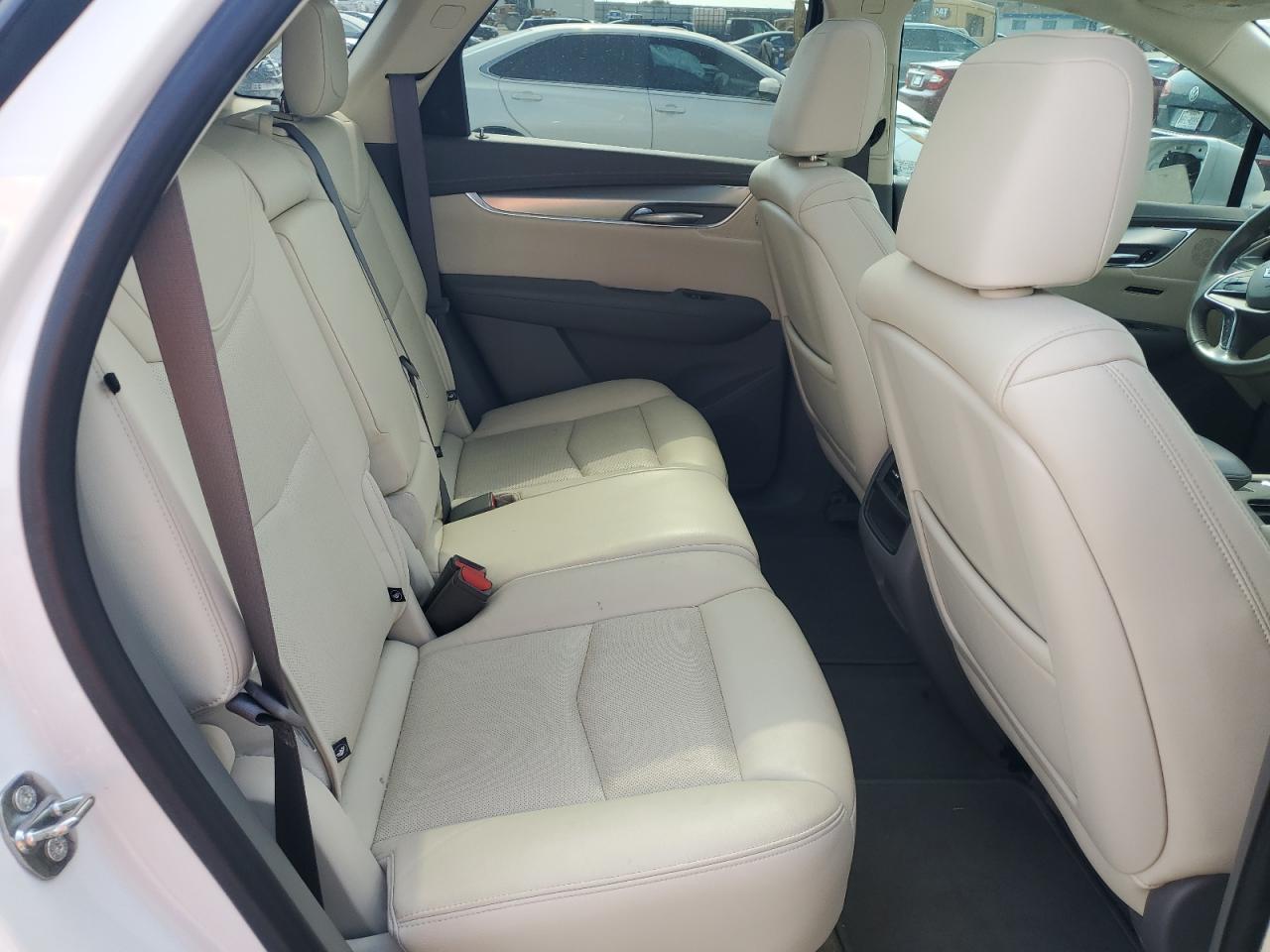 1GYKNCRS0KZ126061 2019 Cadillac Xt5 Luxury