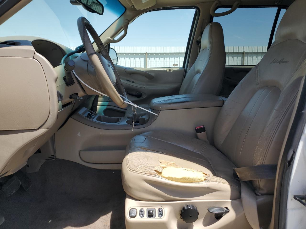 1FMRU17LXYLB60362 2000 Ford Expedition Eddie Bauer