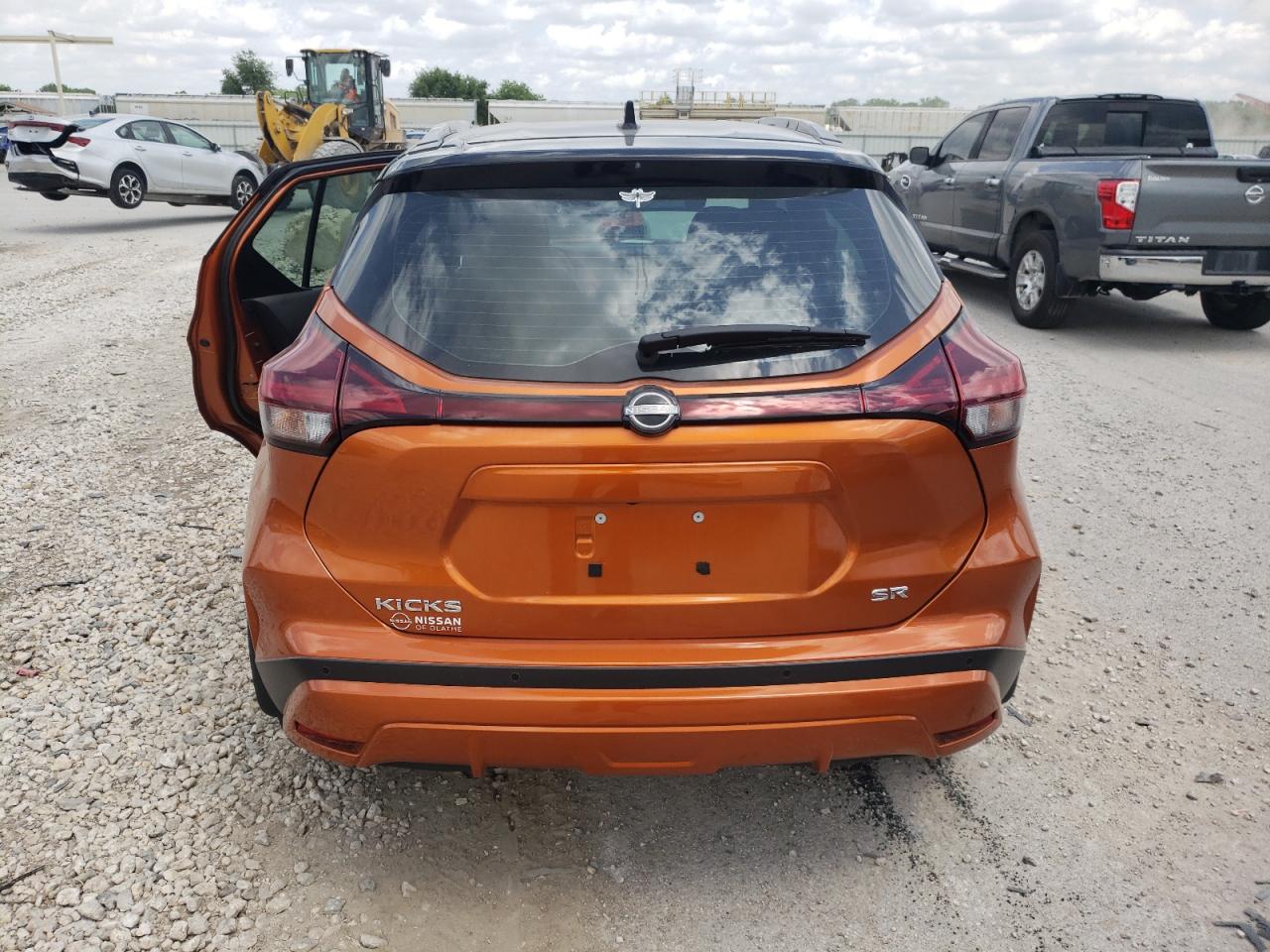 3N1CP5DV3PL552796 2023 Nissan Kicks Sr