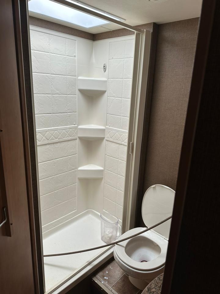 1FDXE4FS7FDA25264 2015 Ford Econoline E450 Super Duty Cutaway Van