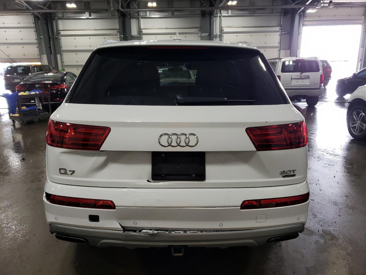 WA1LAAF72JD047748 2018 Audi Q7 Premium Plus