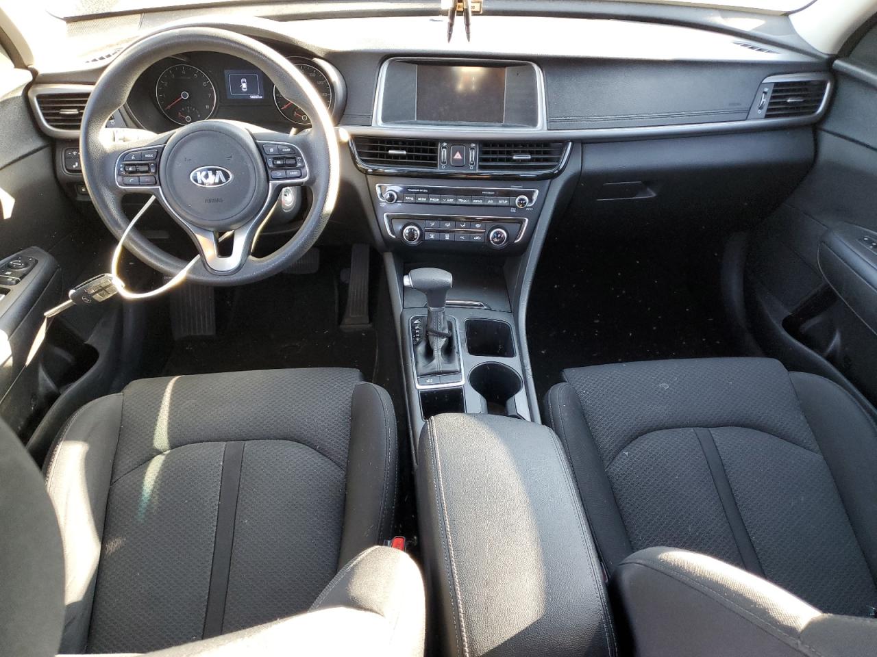 5XXGT4L31JG221657 2018 Kia Optima Lx